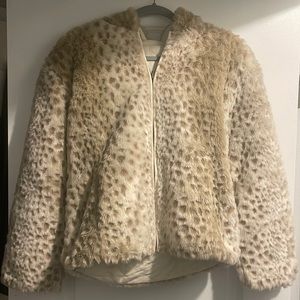 Girls size 16 X-Large coat. In good used condition.